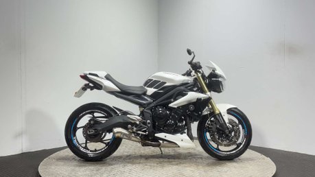 Triumph Street Triple 2016 66 plate 13k new MOT serviced quickshifter and exhaust 1