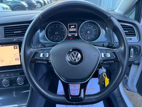 Volkswagen Golf SE NAVIGATION TSI EVO 30