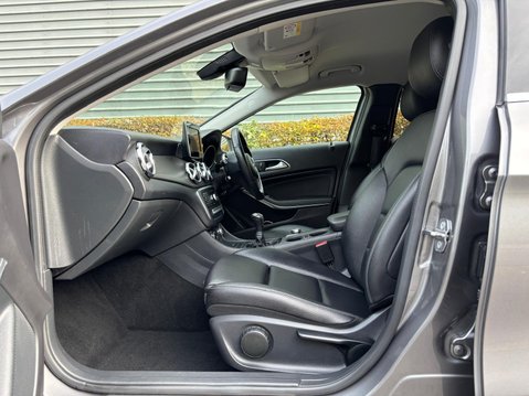 Mercedes-Benz GLA Class GLA 200 SE 17