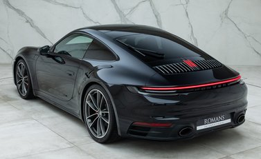 Porsche 911 Carrera 4S (992) 9