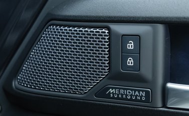 Land Rover Defender 90 V8 Carpathian Edition 24