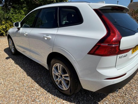 Volvo XC60 2.0 D4 Momentum Auto AWD Euro 6 (s/s) 5dr 10