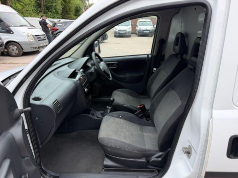 Vauxhall Combo 1.3 CDTi 1700 16v Panel Van 3dr Diesel Manual (134 g/km, 69 bhp) 37