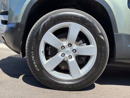 Land Rover Defender 3.0 FIRST EDITION MHEV 8