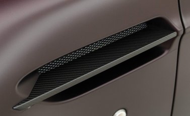 Aston Martin Vantage S V12 26