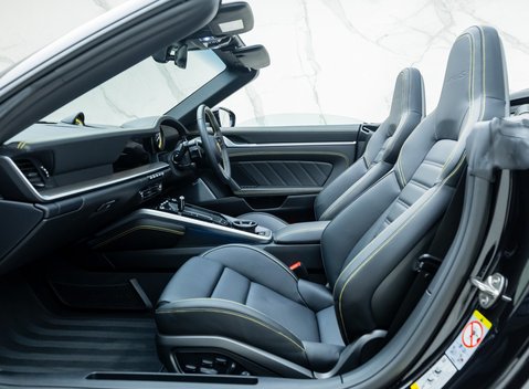 Porsche 911 Turbo S Cabriolet (992) 19