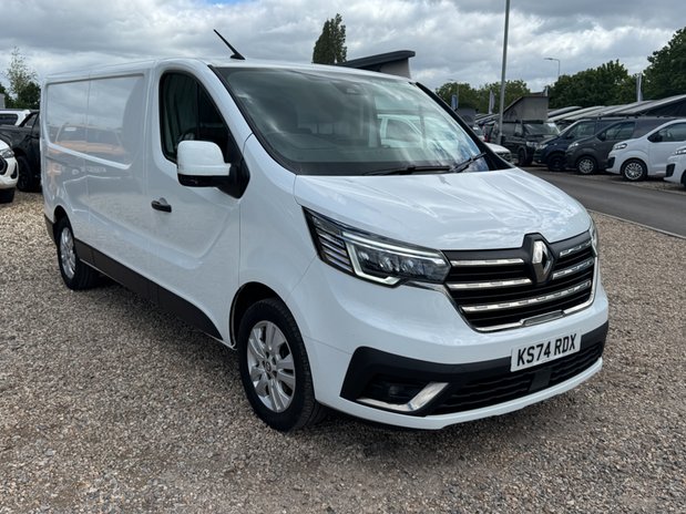Renault Trafic LWB L2H1 Low Roof LL30 Extra Air Con Alloys Nav Sensors 4