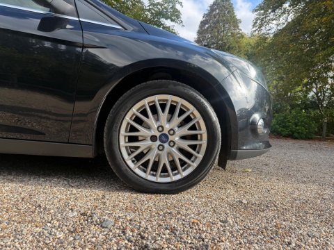 Ford Focus 1.6 Zetec Euro 5 5dr 26