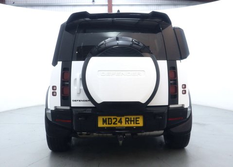 Land Rover Defender 3.0 Defender X-Dynamic HSE D300 MHEV A 4WD 5dr 12