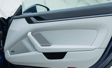 Porsche 911 Carrera S (992) 21