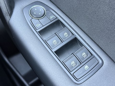 Renault Captur 1.6 E-Tech full hybrid 145 Evolution 5dr Auto 36