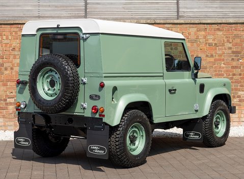 Land Rover Defender 90 Heritage Hard Top 7