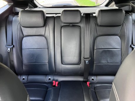 Jaguar E-Pace 2.0 P200 R-Dynamic SE Auto AWD Euro 6 (s/s) 5dr 38