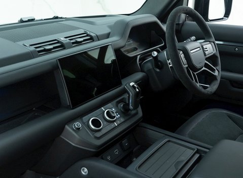 Land Rover Defender 110 V8 15