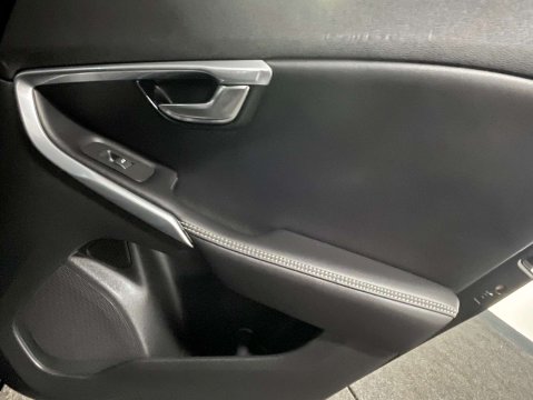 Volvo V40 1.5 V40 R-Design Edition T3 Auto 5dr 28