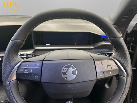 Vauxhall Grandland 1.2 MHEV GS SUV 5dr Petrol Hybrid e-DCT Euro 6 (s/s) (136 ps) Half Leather 13