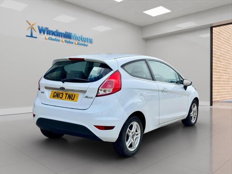 Ford Fiesta 1.0T EcoBoost Zetec Euro 5 (s/s) 3dr 8