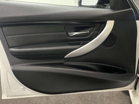 BMW 3 Series 2.0 318d M Sport Auto 4dr 28
