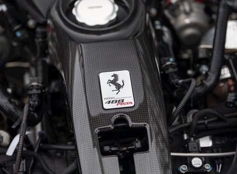 Ferrari 488 Pista 37