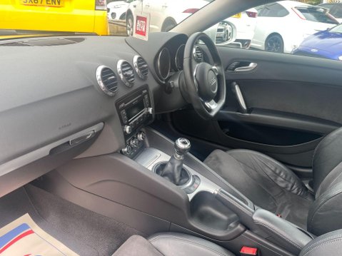 Audi TT 2.0 TDI quattro Euro 4 3dr 30