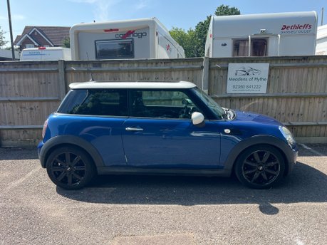 Mini Hatch COOPER D 1.6 3dr 2