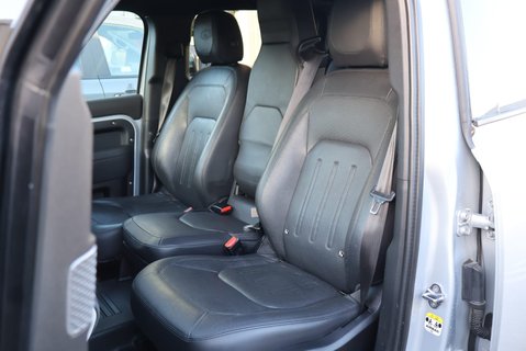 Land Rover Defender 110 HARD TOP SE MHEV with upgraded wheels £9500 REAR SEAT CONVERSION FITTED 29