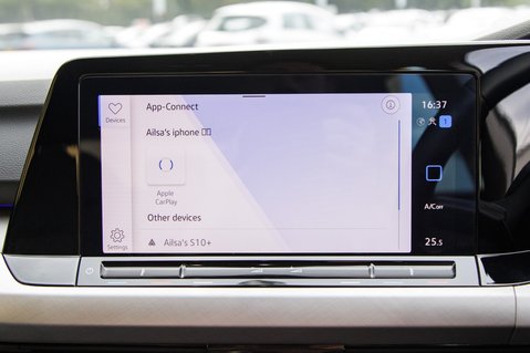 Volkswagen Golf LIFE TSI 24