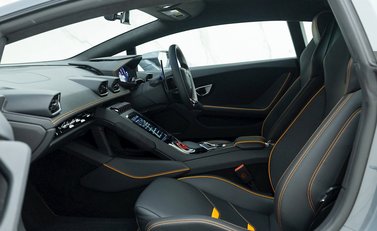 Lamborghini Huracan LP640-4 EVO 11