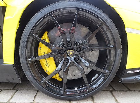 Lamborghini Aventador LP720-4 50th Anniversary 4