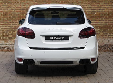 Porsche Cayenne GTS 7