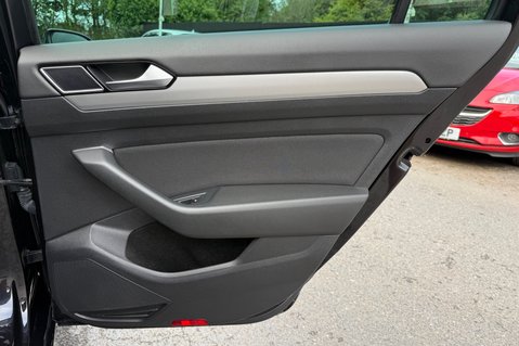 Volkswagen Passat SE BUSINESS TDI BMT DSG - £35 ROAD TAX -ULEZ READY -ADAPTIVE CRUISE CONTROL 33