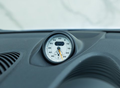 Porsche Cayman GT4 (718) 22