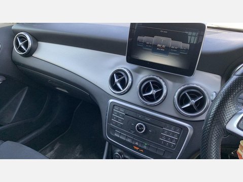 Mercedes-Benz GLA 2.1 GLA200d AMG Line Euro 6 (s/s) 5dr 6