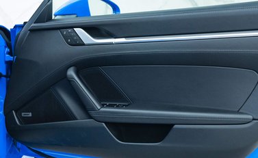 Porsche 911 Carrera (992) 18