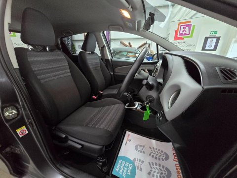 Toyota Yaris 1.33 Dual VVT-i Icon Euro 6 5dr 38