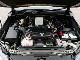 Toyota Hilux 2.8 HI-Luxury Invincible X D-4D 4WD Double Cab Auto 4WD 5dr 7