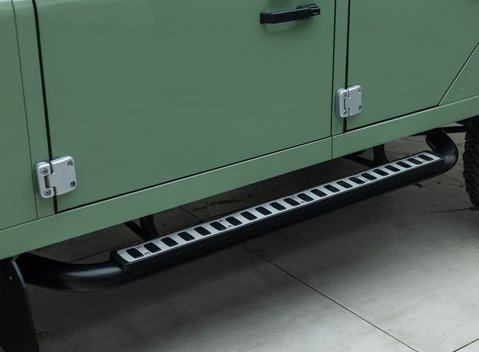 Land Rover Defender 110 HERITAGE 35