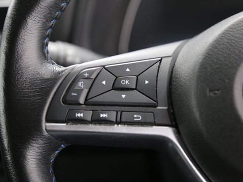 Nissan LEAF 40kWh Tekna Auto 5dr 11