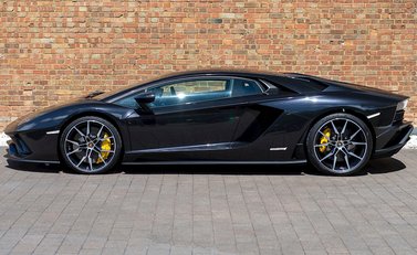 Lamborghini Aventador S LP740-4 2