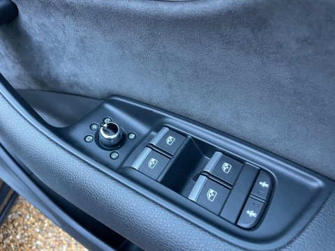 Audi Q7 3.0 TFSIe V6 55 S line SUV 5dr Petrol Plug-in Hybrid Tiptronic quattro Euro 73