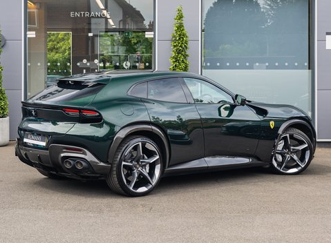 Ferrari Purosangue 4