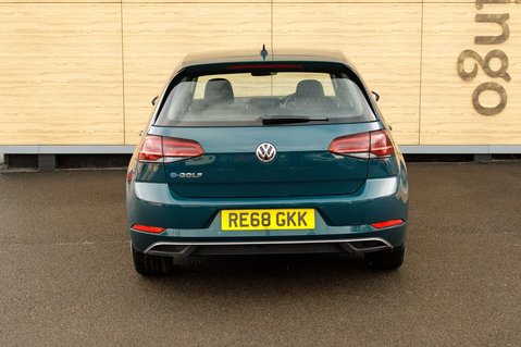 Volkswagen Golf E-GOLF 6