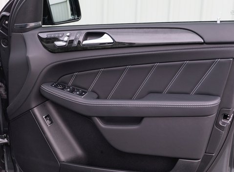 Mercedes-Benz GLE 63 S 4MATIC Night Edition 23