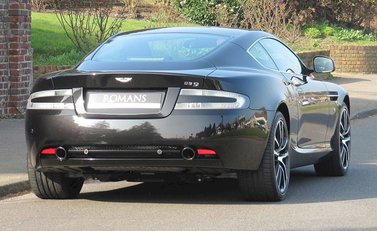 Aston Martin DB9 Carbon Black Edition 3