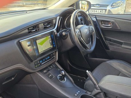 Toyota Auris 1.8 VVT-h Excel Touring Sports 5dr Petrol Hybrid CVT Euro 6 (s/s) (136 ps) 16