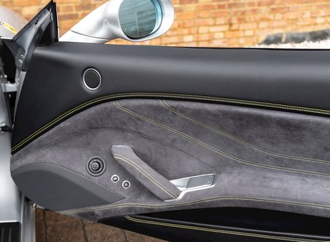 Ferrari California T 23