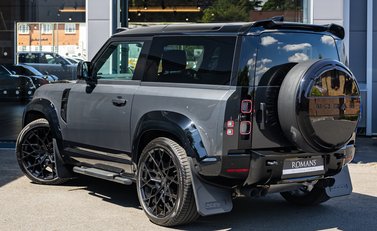Land Rover Defender 90 V8 P525 URBAN 4