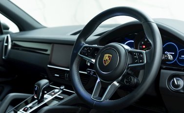 Porsche Cayenne E-Hybrid 9