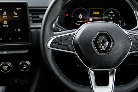 Renault Captur TECHNO E-TECH 18