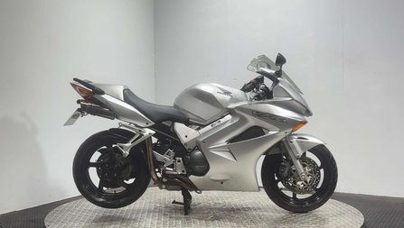 Honda VFR 2001 VTEC ONLY 19K NEW MOT SERVICED SPORTS EXHAUST 800CC